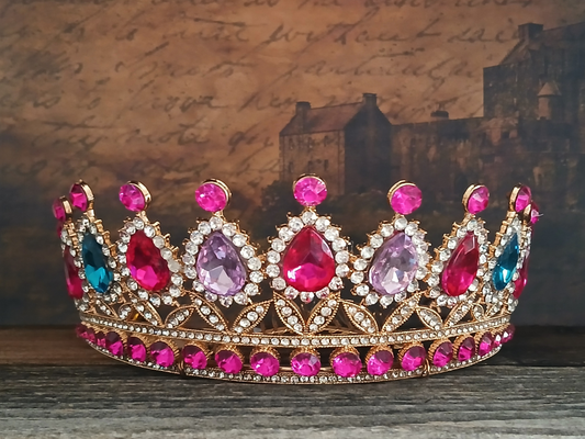 Bisexual Queen Tiara