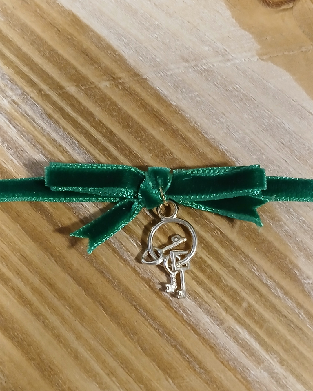 Velvet Choker Key Charm Bow Style