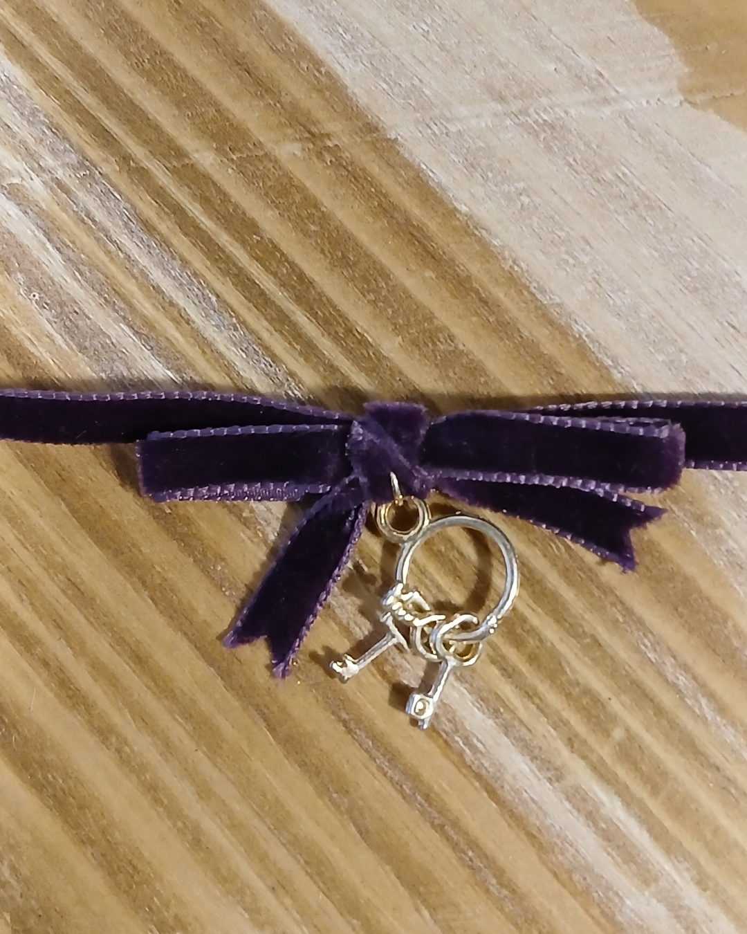 Velvet Choker Key Charm Bow Style