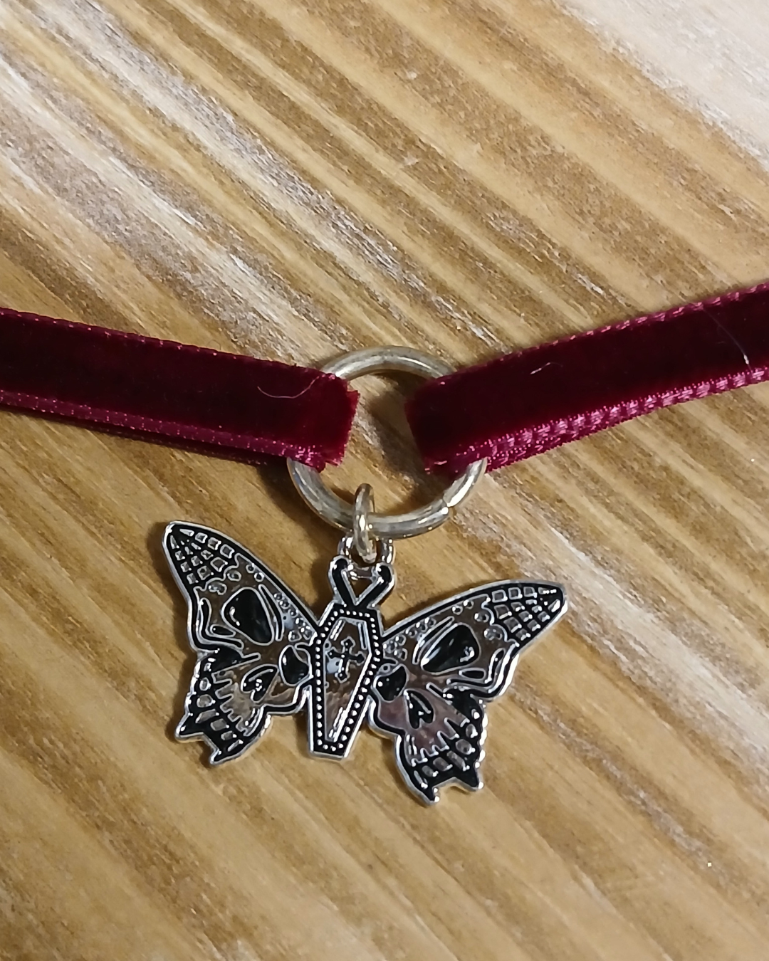 Velvet Choker Moth Charm Ring Style